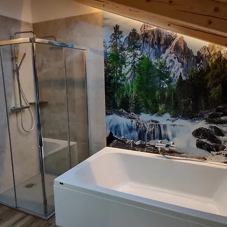 Almost Heaven Chalet *